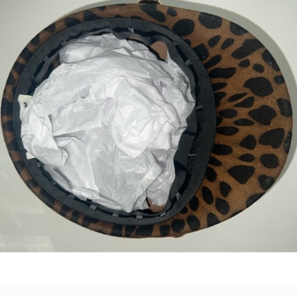 🆕EUGENIA KIM CAMEL BROWN LEOPARD SABRINA HAT WITH GOLD CHAIN - Picture 8 of 10